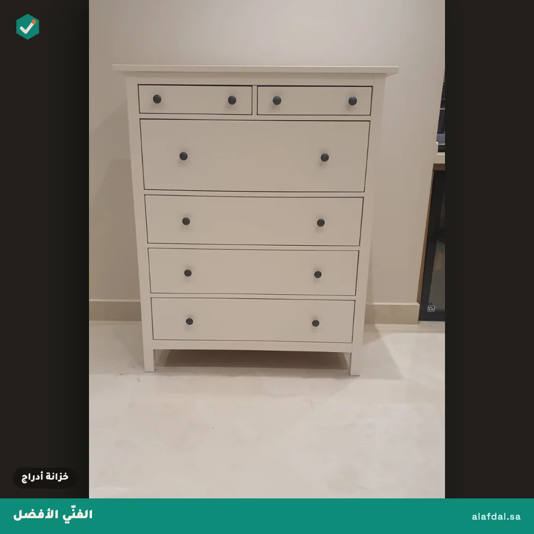 فك وتركيب طاولات عند النقل بالرياض